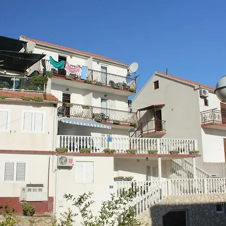 With A Parking Space - 8869 Βις