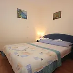 Apartments With A Parking Space Vis - 8869 Apartman