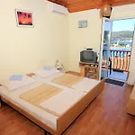 Apartments With A Parking Space Vis - 8869 Apartman Vis
